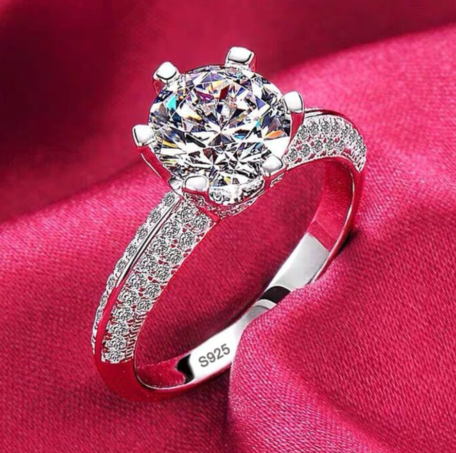 Luxury Diamond Ring